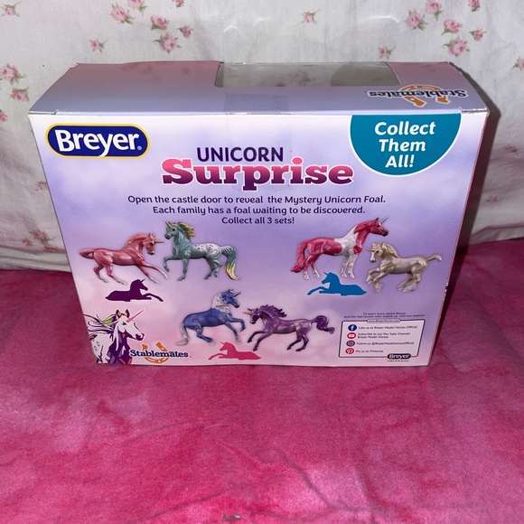 Breyer Unicorn Foal Surprise Stablemates - Picture 2 of 3